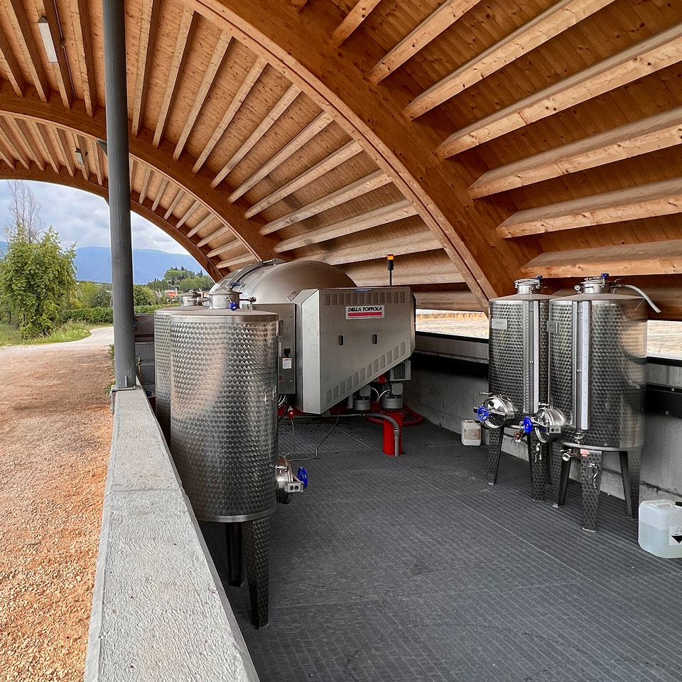 CDFWinery_2_taniche